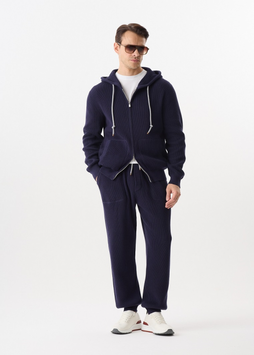 Костюм спортивный